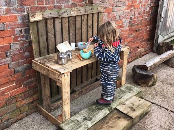 Outdoor Farmyard Friends Playgroup