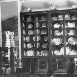 Old black and white picture of the Drawing Room in Upton House