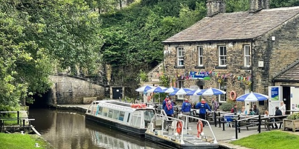 Standedge Tunnel boat trips