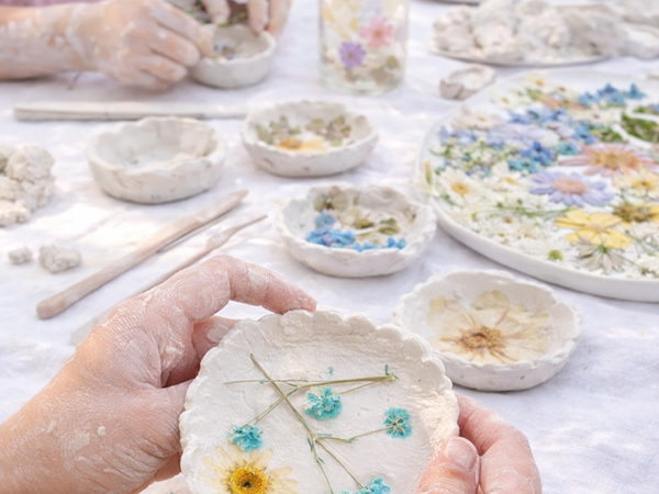 Little One Makes - Pressed-Flower Pinch Bowls
