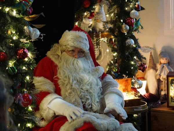 Interactive Christmas Experience (Including Cave Entry and 4pm Christmas Film)
