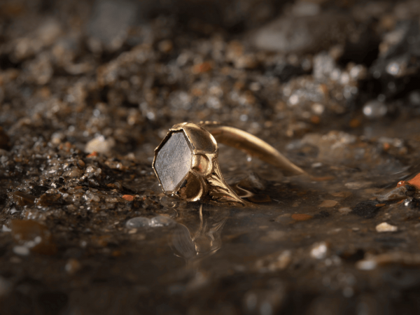 Secrets of the Thames: Mudlarking London’s Lost Treasures,  Monday 13 October 2025, 6pm – 7.15pm, £7 or £10, Online (UK time)