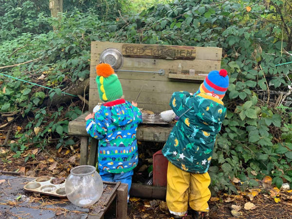Forest School Session (1CHILD)  + 2 adults included