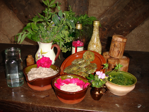 Diet and Food Pharmacy across the Centuries
