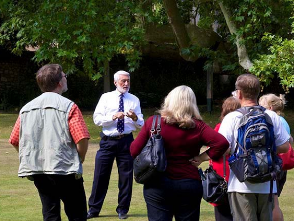 COLLEGE Guided Tour - 60 Minutes