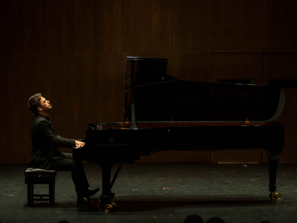 Simone Alessandro Tavoni: De de Falla and Satie