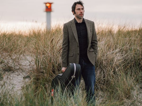 10 Oct: Live Music - Simon Kempston