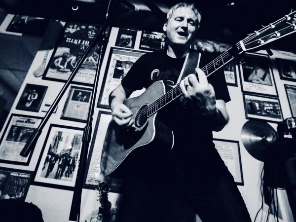 A Night of Irish Music with World-Record Guitarist Dave Browne