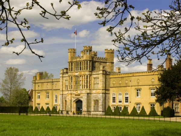 VISIT COUGHTON COURT