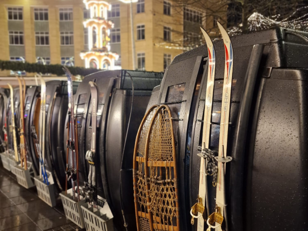 Alpine Ski Gondola Table