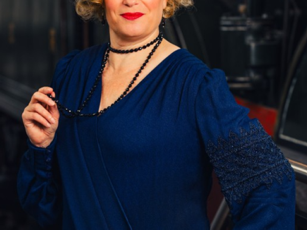 FASHION ON THE ORIENT EXPRESS