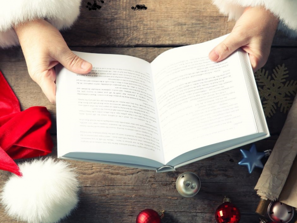Stori gyda Siôn Corn – Story With Santa