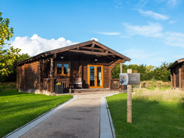 Tiger Lodge (2 person)