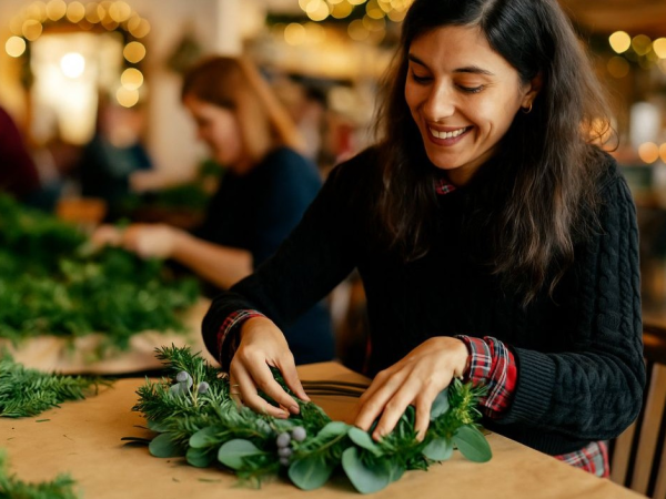 Christmas Willow Wreath Making at Leaf