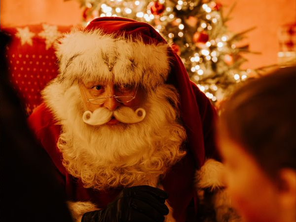 Visit Santa (5 mins exclusive)