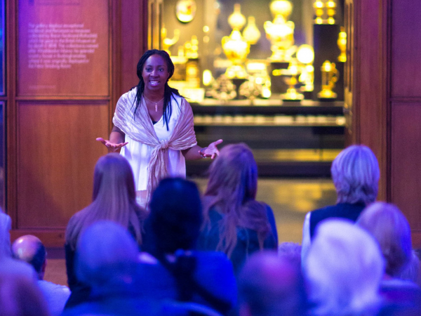 A image of Wendy Shearer delivering a talk to an audience