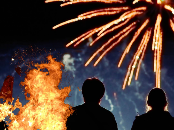 BONFIRE PARTY (WITH Low noise fireworks)