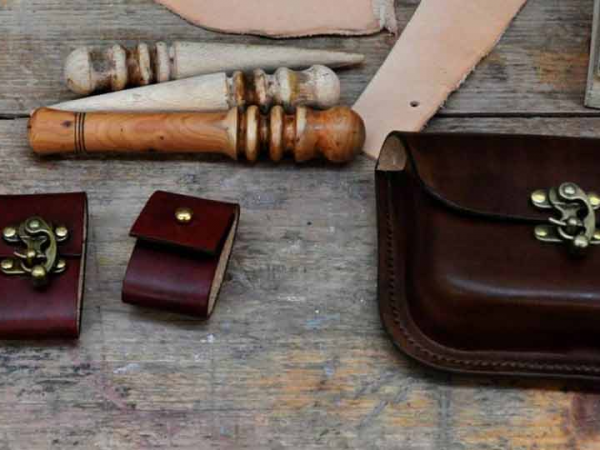 Leather pouch workshop