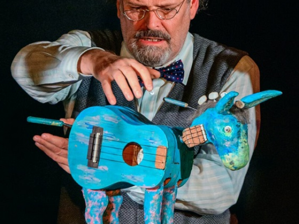 Sea Legs Puppet Theatre: Henry Clutterbuck & The Musician of Bremen