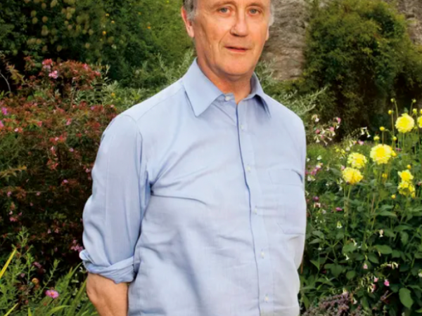Artful Gardening: Styles, Tricks and Short Cuts