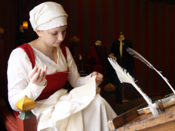 Meet a Barley Hall Servant (LIVE)