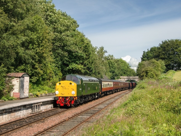 Saturday 25 July: The Yorvik Discovery with 40013 'Andania' & 37025 'Inverness T.M.D'