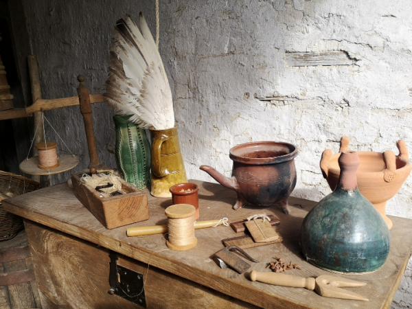 Artefacts and Homes from the past