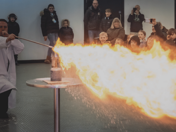 Easter Egg-Ineering - Magna Science Show