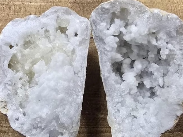Geode Cracking