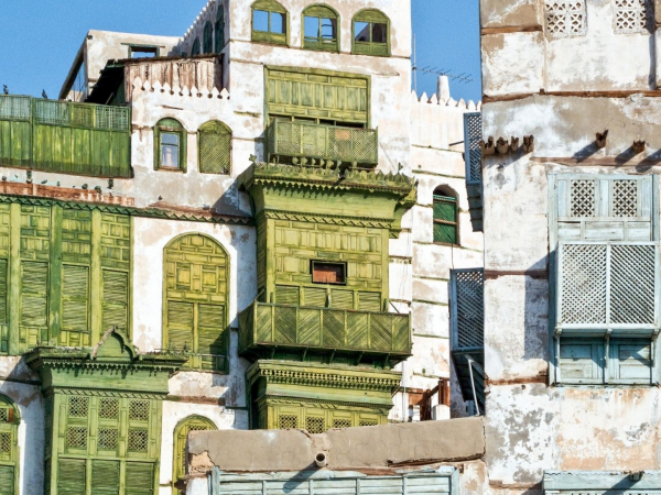 Build a Geometric Wooden Screen: Mangour