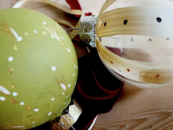 Painted Baubles with Rachel Vynne 2025