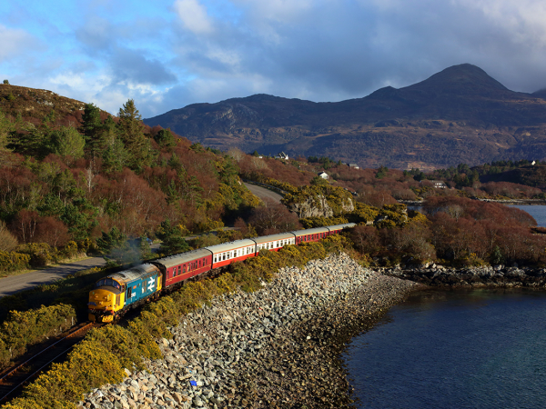 Saturday 2 May: The Garrison Growlers with 37403 'Isle of Mull'
