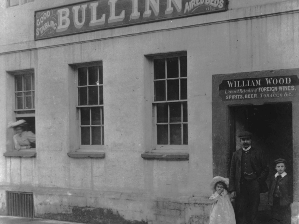 Cirencester Pubs Town Walk