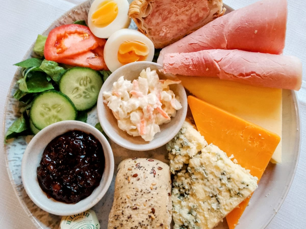 The Countryman's Lunch