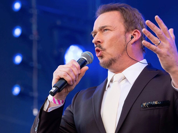 Valentines with Russell Watson