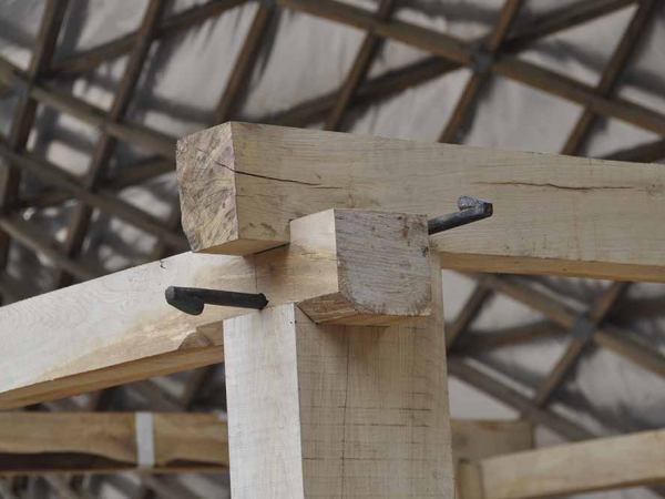 Oak timber framing: jowl posts