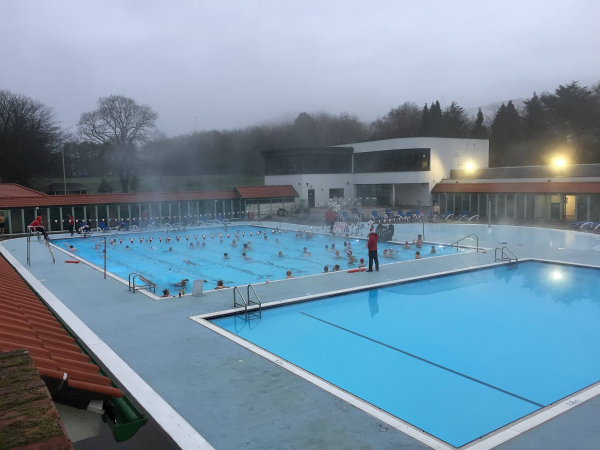Sesiwn Nofio Gŵyl San Steffan / Boxing Day Swim