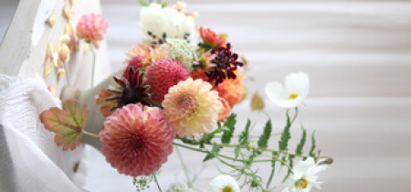 Create a bowl of flowers using sustainable techniques