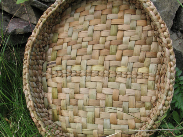 Weave a rush basket