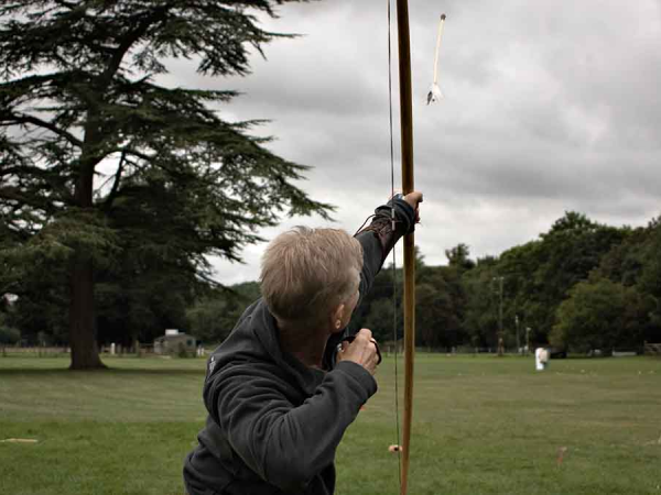 How to shoot a traditional longbow