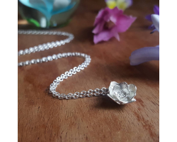 Blossom flower necklace - online exclusive