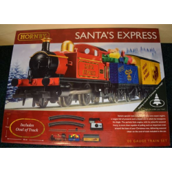 Hornby 00 Gauge Santa Express Train Set