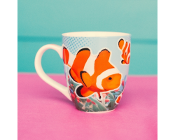 Ceramic mug with bright clownfish design