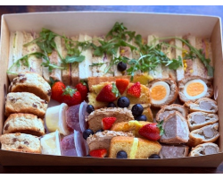 Sandstone's Luxury Picnic Box - can only be purchased at time of booking