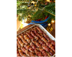 Pigs In Blankets £10.00 per pack of 12 Pork Chipolata Sausages wrapped in Smoked Streaky Bacon